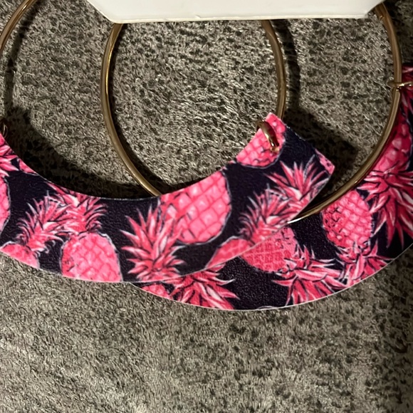 NWT Simply Southern Pineapple Hoop Earrings - Picture 3 of 4